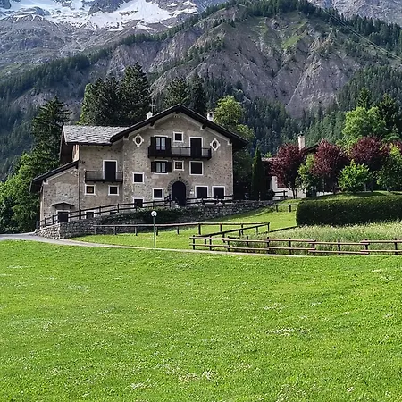 Appartement Refuge D'entreves - Con Balcone, Giardinetto E Vista Monte Bianco - Horizon Vacanze
