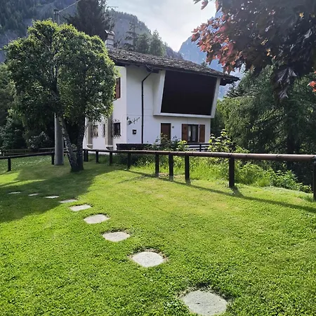 Lägenhet Refuge D'entreves - Con Balcone, Giardinetto E Vista Monte Bianco - Horizon Vacanze